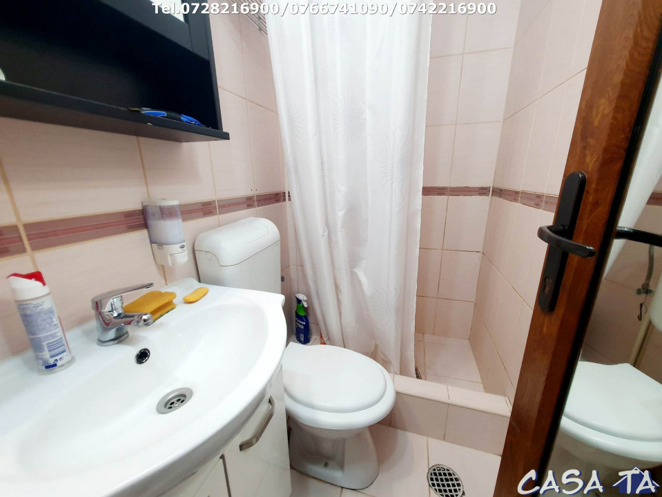 Închiriere apartament 4 camere , Str Traian