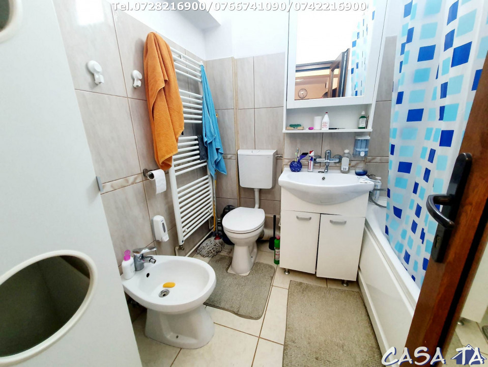 Închiriere apartament 4 camere , Str Traian