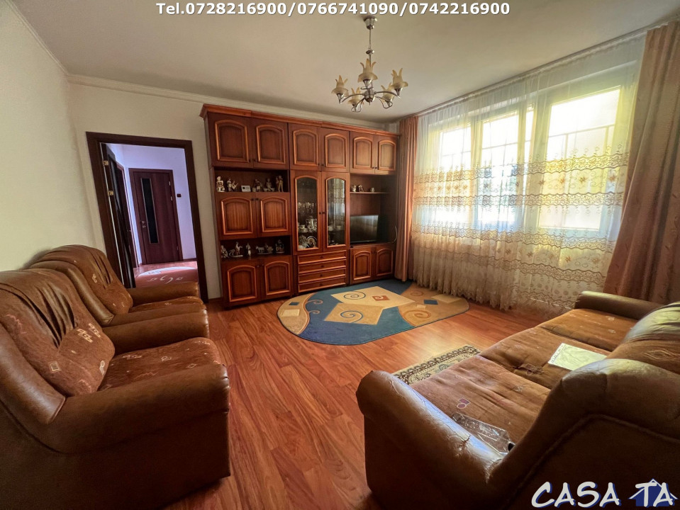 Apartament 3 camere, situat în Târgu Jiu, Aleea Garofitei