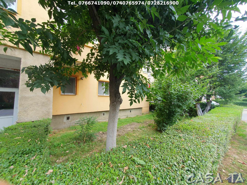 Apartament 4 Camere, Parter, Strada 9 Mai - Zona Mall
