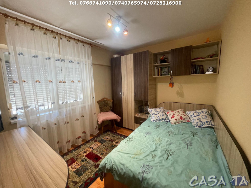 Apartament 4 Camere, Etaj 2, Strada 9 Mai - Zona Mall