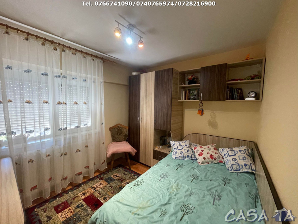 Apartament 4 Camere, Etaj 2, Strada 9 Mai - Zona Mall