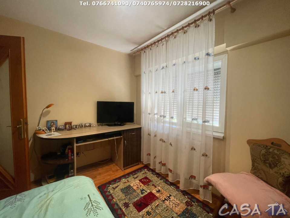 Apartament 4 Camere, Etaj 2, Strada 9 Mai - Zona Mall