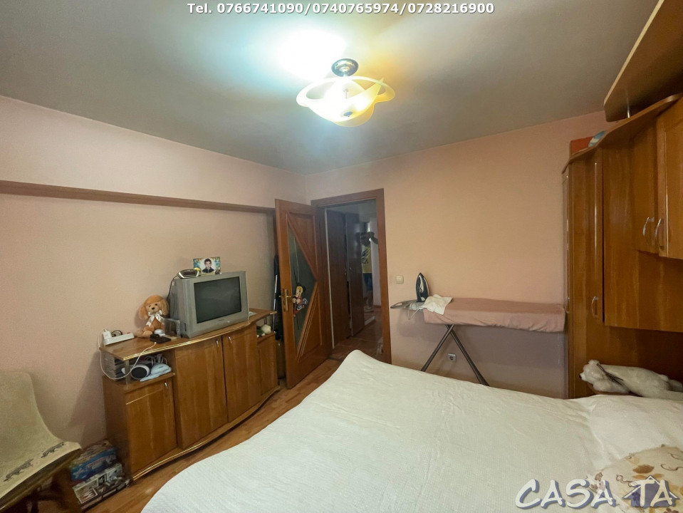 Apartament 4 Camere, Etaj 2, Strada 9 Mai - Zona Mall