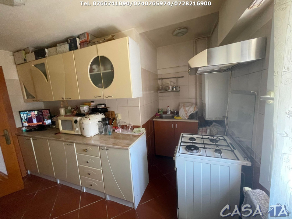 Apartament 4 Camere, Etaj 2, Strada 9 Mai - Zona Mall