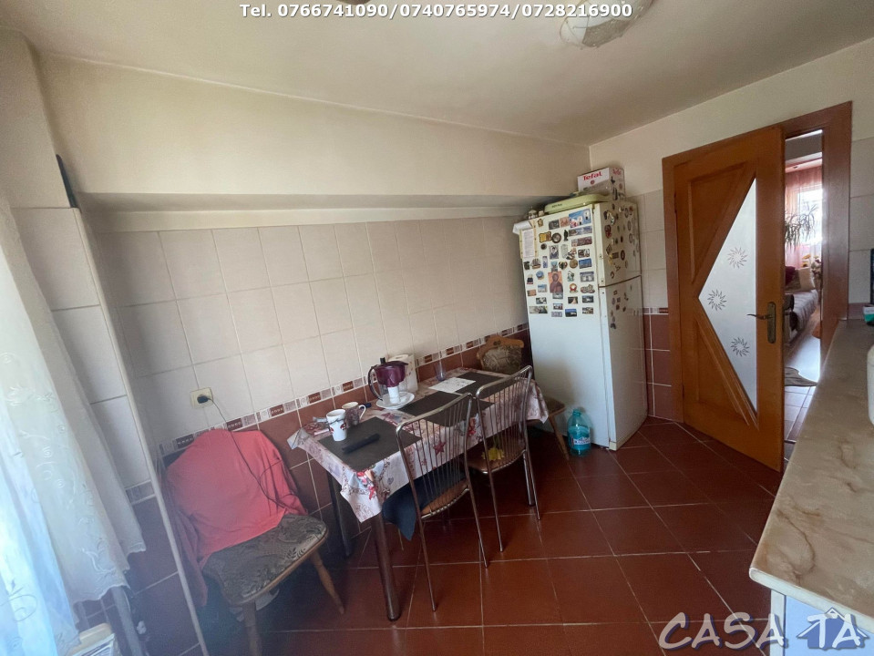 Apartament 4 Camere, Etaj 2, Strada 9 Mai - Zona Mall