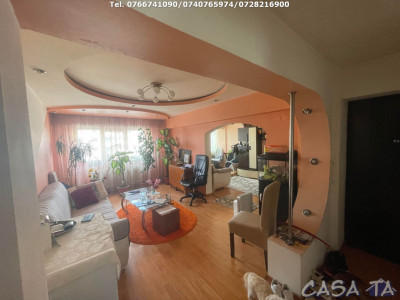 Apartament 4 Camere, Etaj 2, Strada 9 Mai - Zona Mall