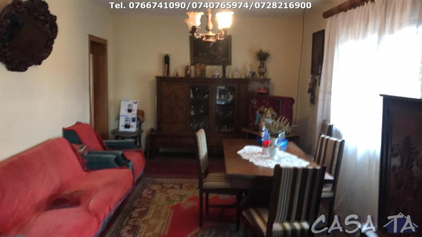 Casa 4 Camere + Teren (6500mp) si Anexe, Turcinesti