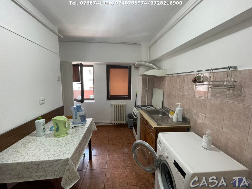 Apartament 3 Camere, Etaj 1, Strada Victoriei - Pietonal (Ultracentral)