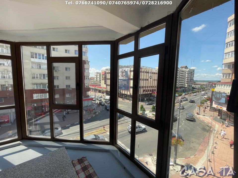 Apartament 3 Camere, Etaj 1, Strada Victoriei - Pietonal (Ultracentral)