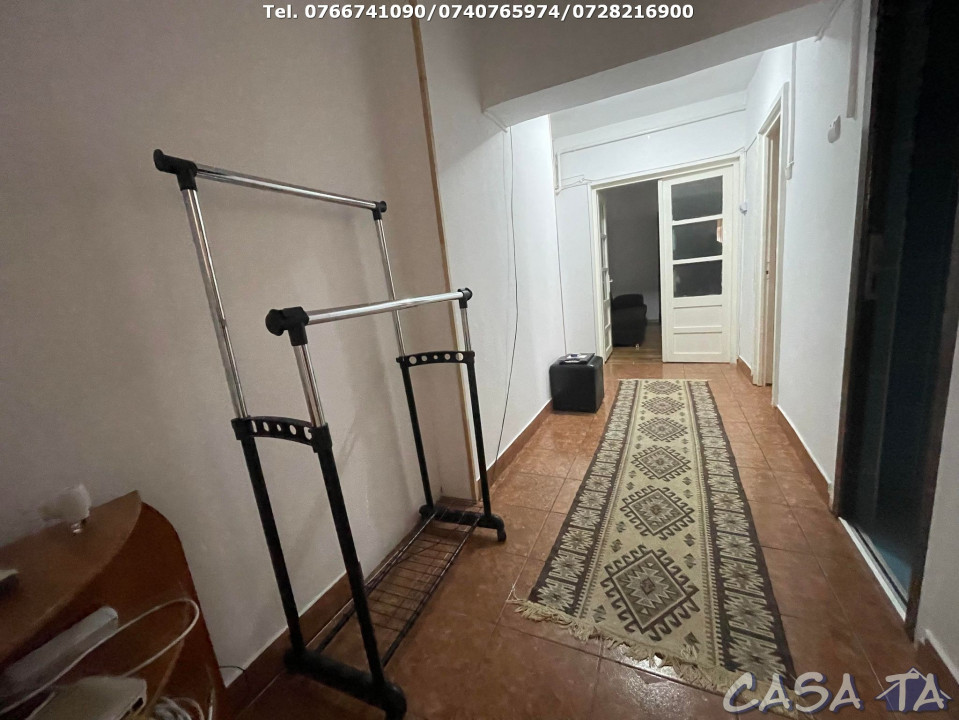 Apartament 3 Camere, Etaj 1, Strada Victoriei - Pietonal (Ultracentral)