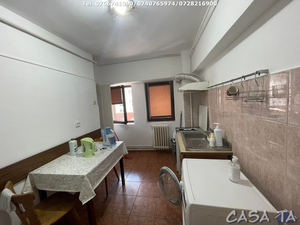 Apartament 3 Camere, Etaj 1, Strada Victoriei - Pietonal (Ultracentral)