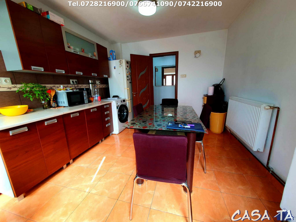 Apartament 3 camere ,situat în Târgu Jiu, Str Nicolae Titulescu