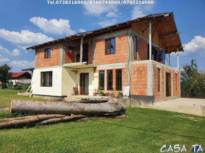 Casa P+M ,situata în Turcinesti - Horezu 