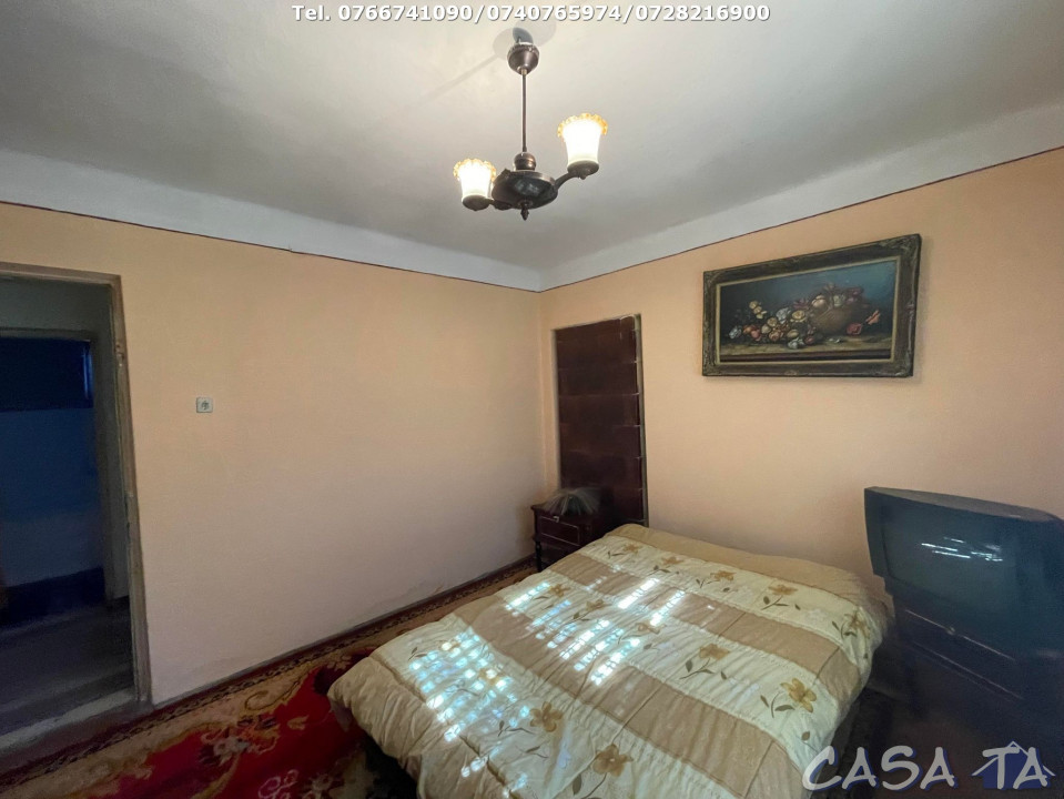 Casa + Teren aferent (1750 mp) si Anexe, Balesti - Gorj