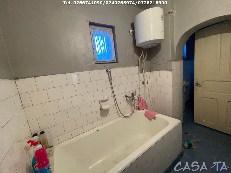 Casa + Teren aferent (1750 mp) si Anexe, Balesti - Gorj