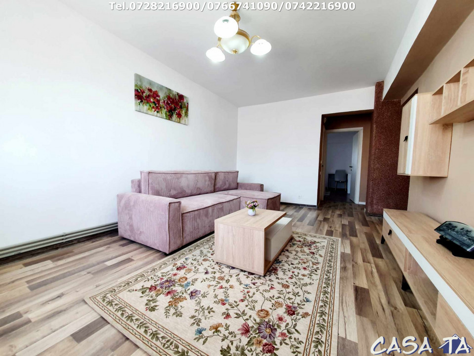 Apartament 4 camere, situat în Târgu Jiu, Str Traian (Zona Centrala)