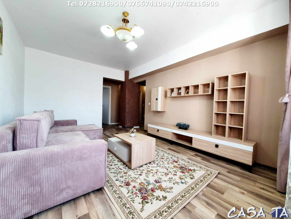 Apartament 4 camere, situat în Târgu Jiu, Str Traian (Zona Centrala)