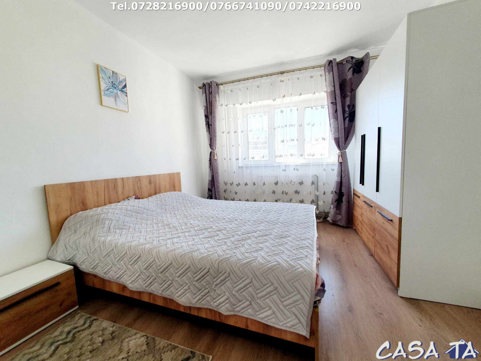 Apartament 4 camere, situat în Târgu Jiu, Str Traian (Zona Centrala)