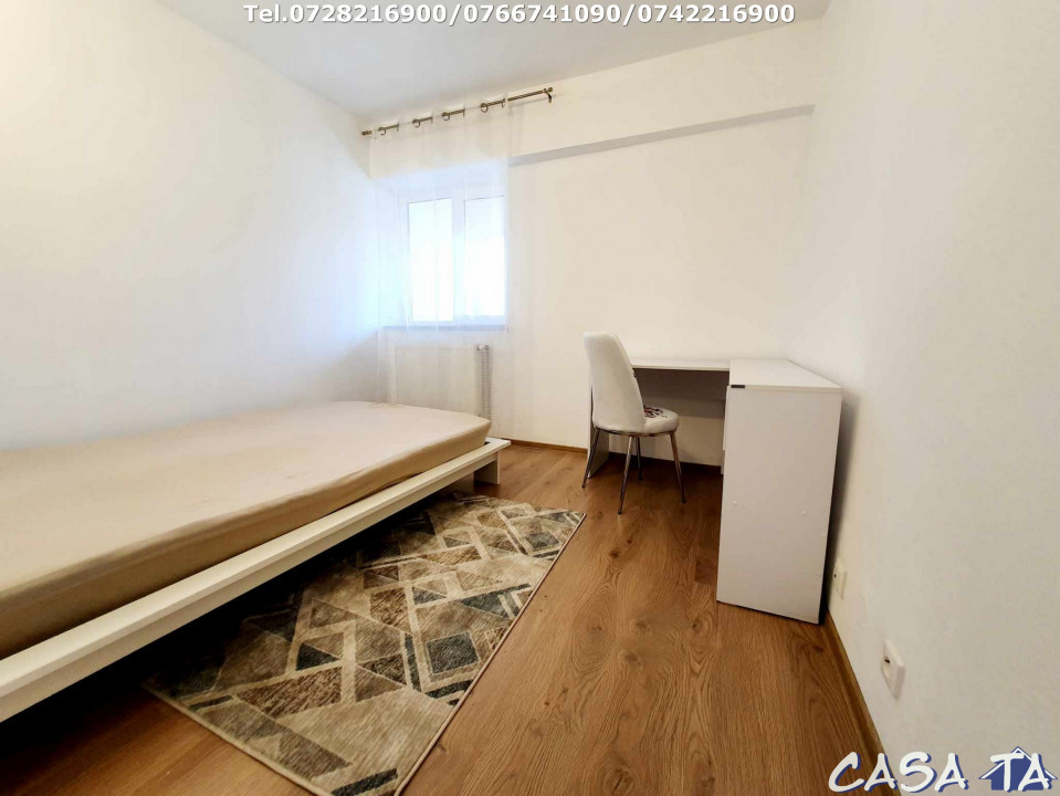 Apartament 4 camere, situat în Târgu Jiu, Str Traian (Zona Centrala)