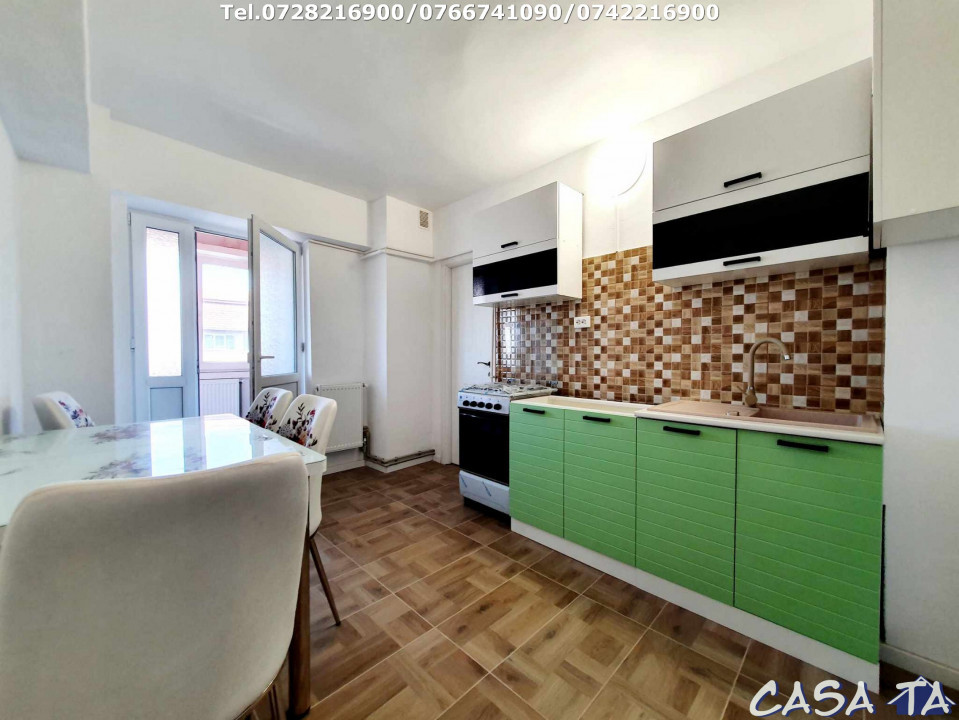 Apartament 4 camere, situat în Târgu Jiu, Str Traian (Zona Centrala)