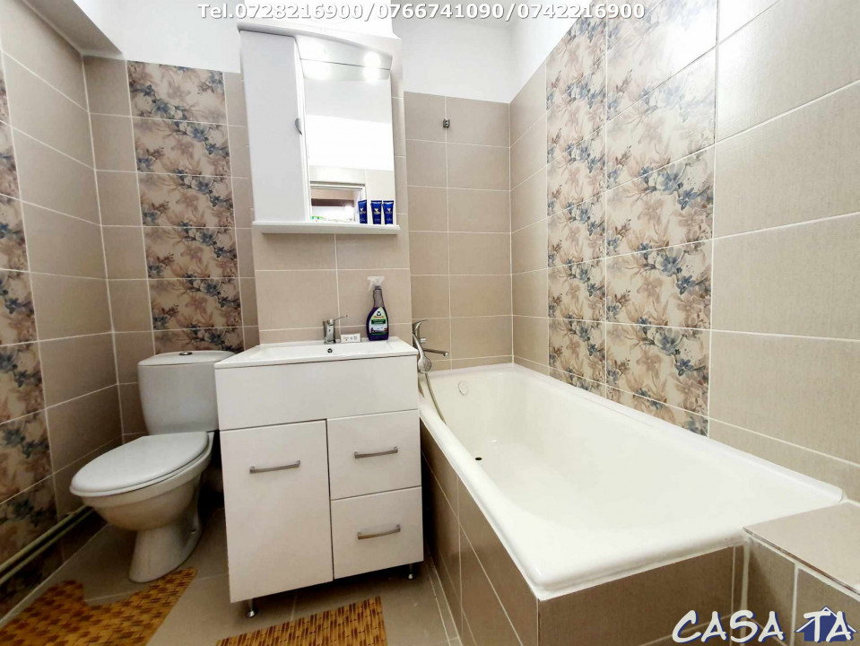 Apartament 4 camere, situat în Târgu Jiu, Str Traian (Zona Centrala)