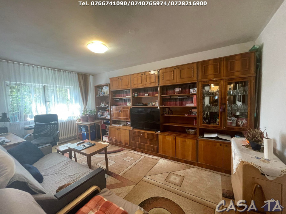 Apartament 3 Camere, Etaj 2, Strada 9 Mai - Zona Mall