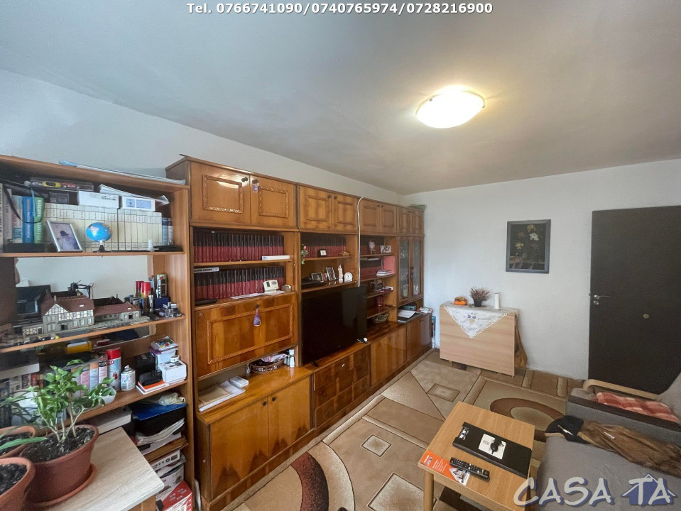 Apartament 3 Camere, Etaj 2, Strada 9 Mai - Zona Mall