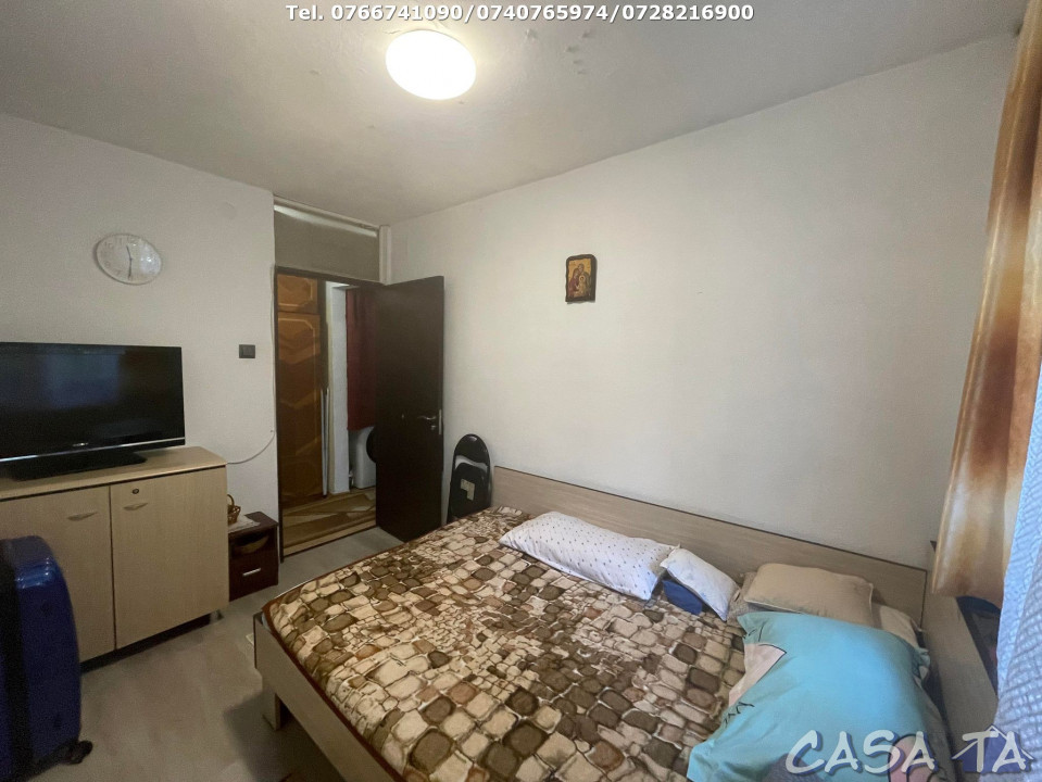 Apartament 3 Camere, Etaj 2, Strada 9 Mai - Zona Mall