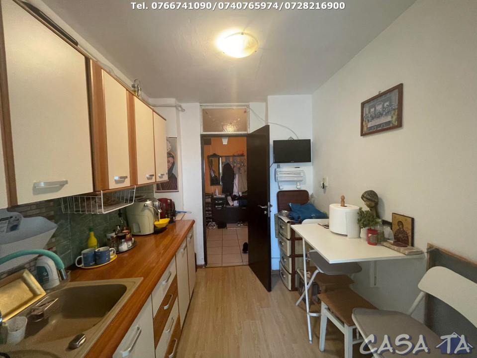 Apartament 3 Camere, Etaj 2, Strada 9 Mai - Zona Mall