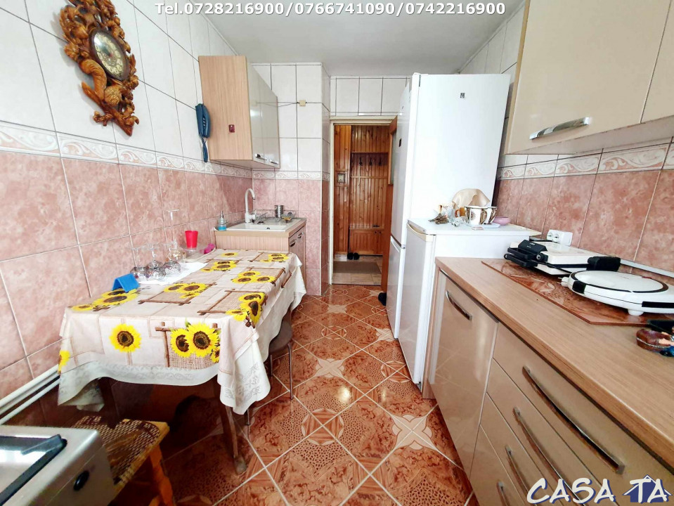 Apartament 3 camere, situat în Târgu Jiu, strada 9 Mai- zona Parcului Lido