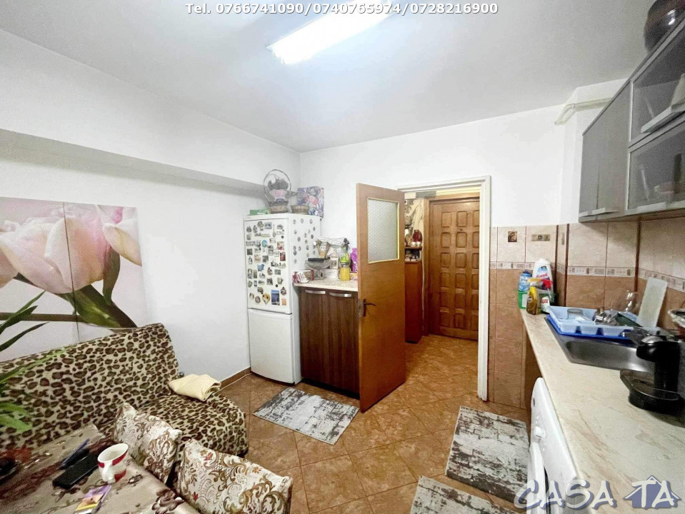 Apartament 2 Camere, Etaj 3, Strada Victoriei, Zona Shopping City Targu Jiu