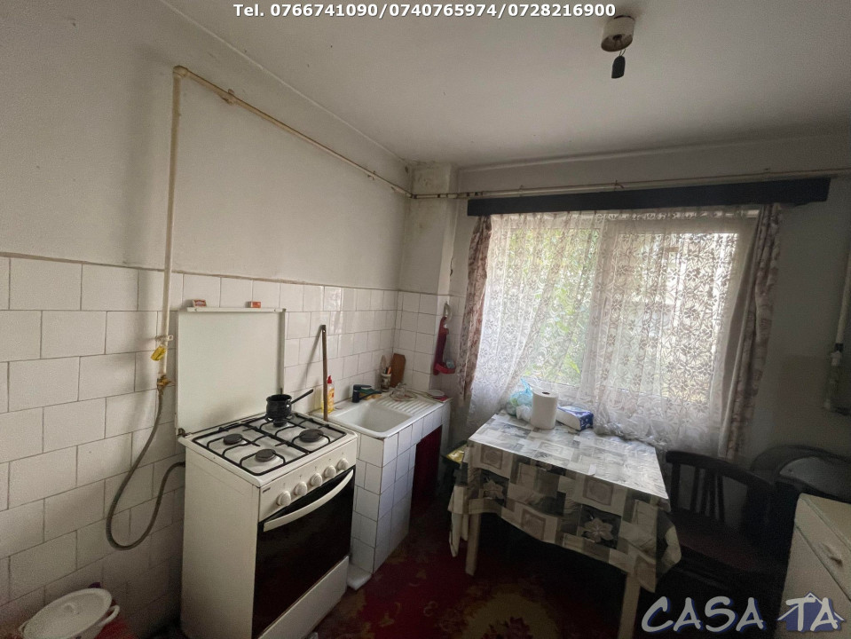 Apartament 2 Camere, Etaj 1, Strada Comuna din Paris