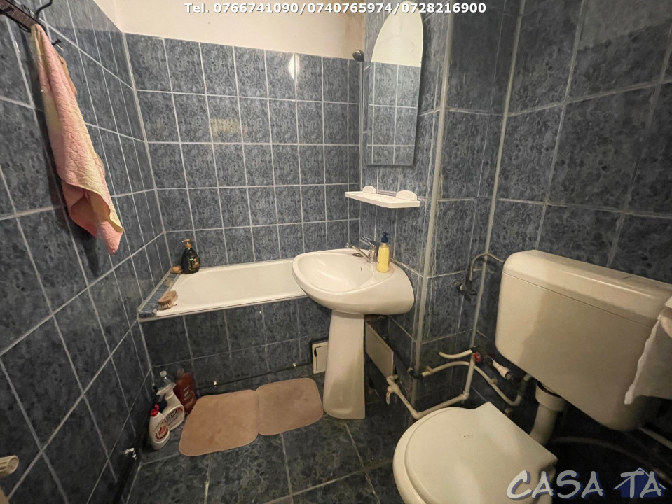 Apartament 2 Camere, Etaj 1, Strada Comuna din Paris