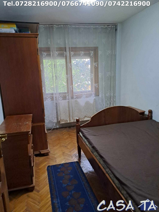 Apartament 4 camere ,situat în Târgu Jiu, Str.Vasile Militaru