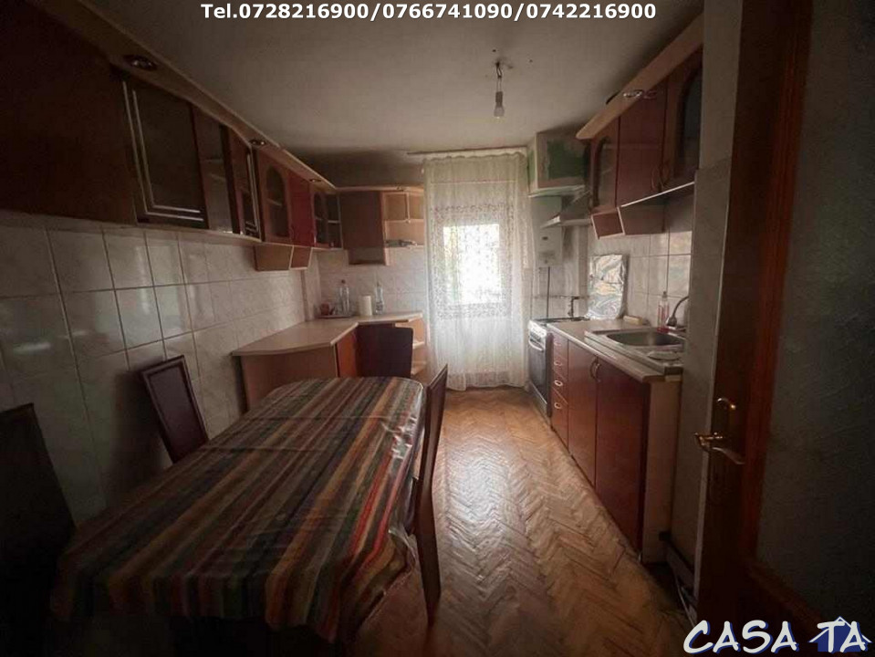 Apartament 4 camere ,situat în Târgu Jiu, Str.Vasile Militaru