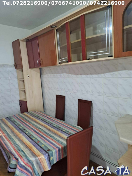 Apartament 4 camere ,situat în Târgu Jiu, Str.Vasile Militaru