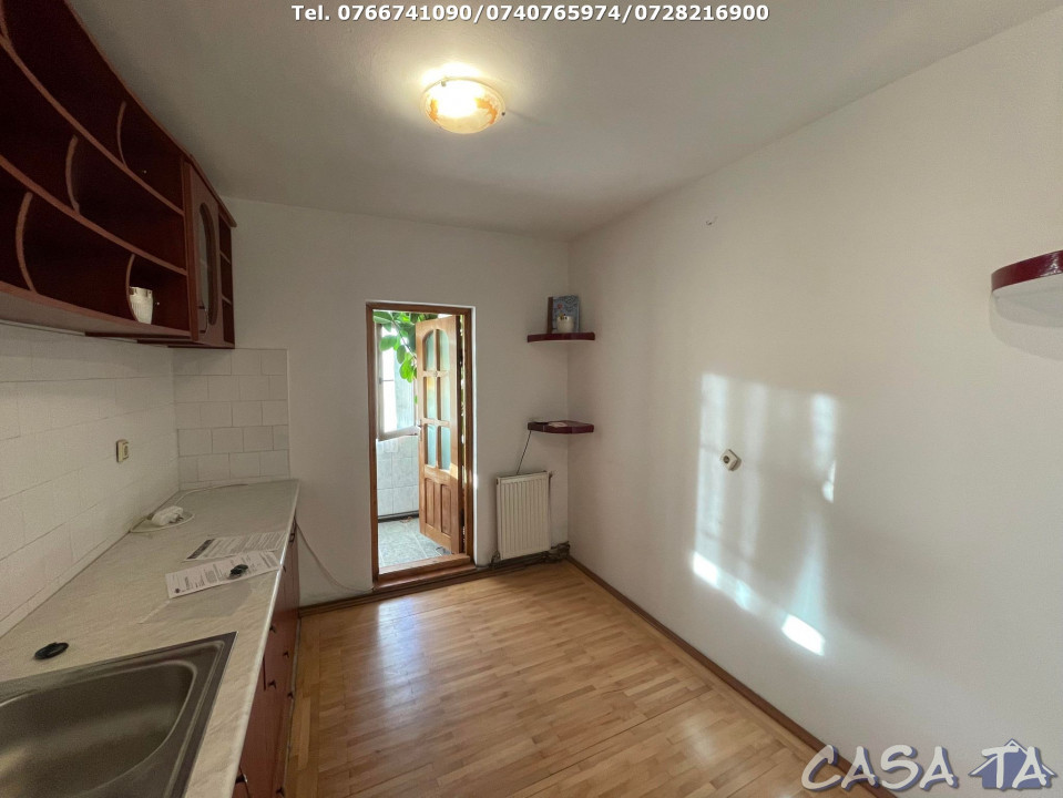 Apartament 3 Camere, Etaj 3, Strada Castanilor