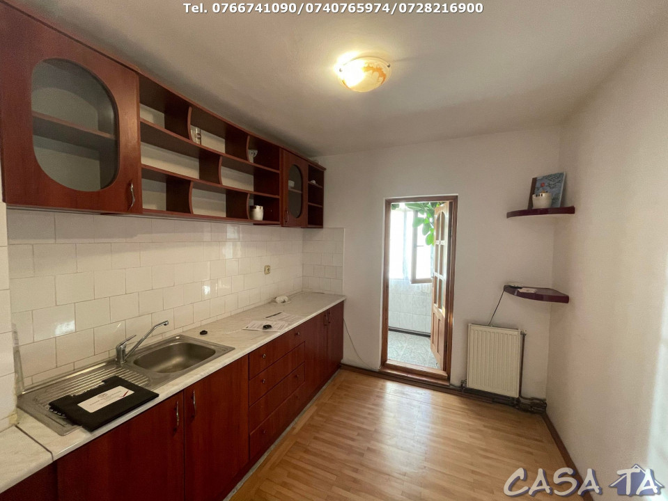 Apartament 3 Camere, Etaj 3, Strada Castanilor