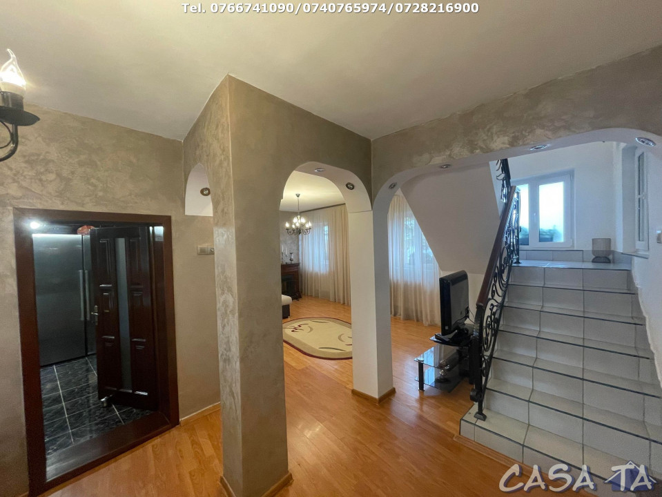 Vila De Lux, D+P+E+M, 5 Camere, Calea Severinului