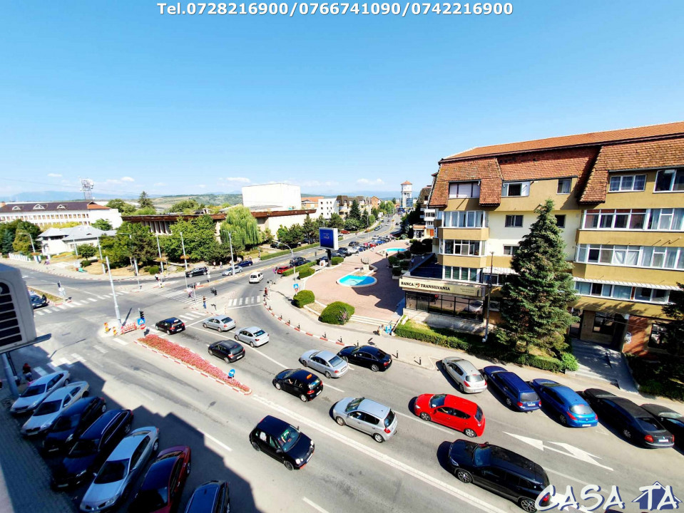 Închiriere apartament 4 camere, situat în Târgu Jiu, Str Traian (Zona Centrala)