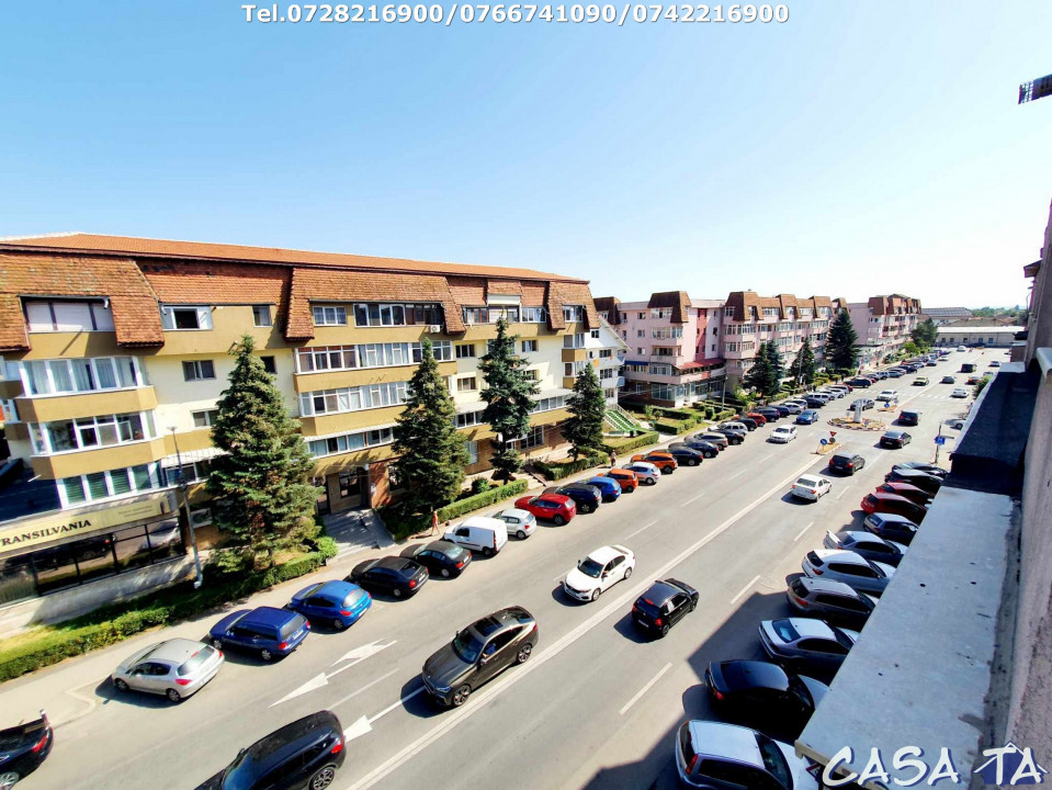 Închiriere apartament 4 camere, situat în Târgu Jiu, Str Traian (Zona Centrala)