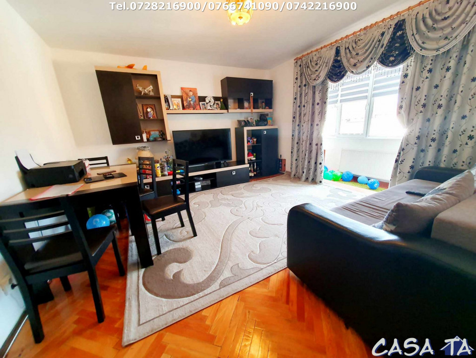 Apartament 4 camere, situat în Târgu Jiu, Str Gheorghe Barboi