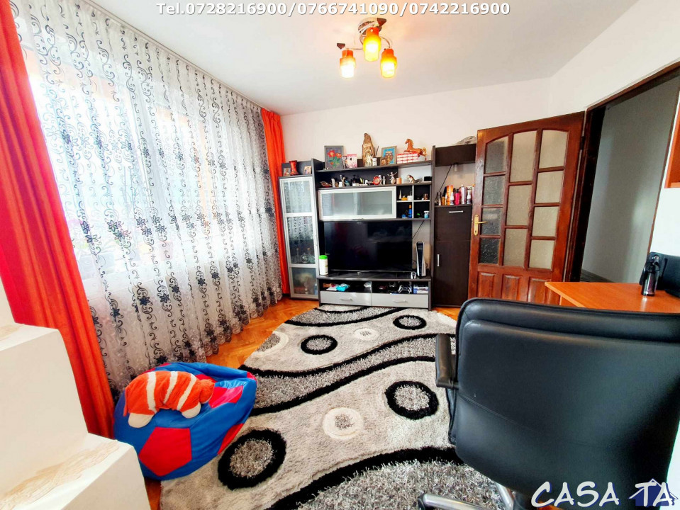 Apartament 4 camere, situat în Târgu Jiu, Str Gheorghe Barboi