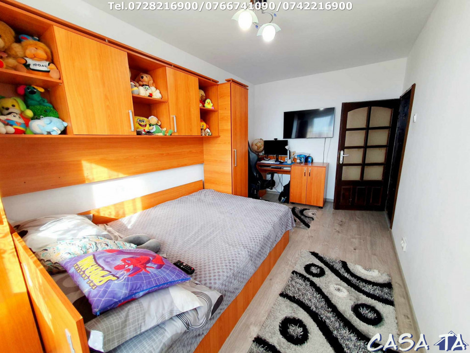 Apartament 4 camere, situat în Târgu Jiu, Str Gheorghe Barboi