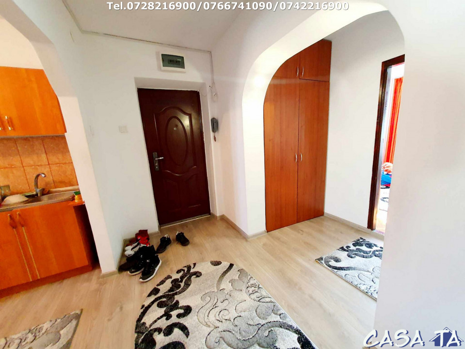 Apartament 4 camere, situat în Târgu Jiu, Str Gheorghe Barboi