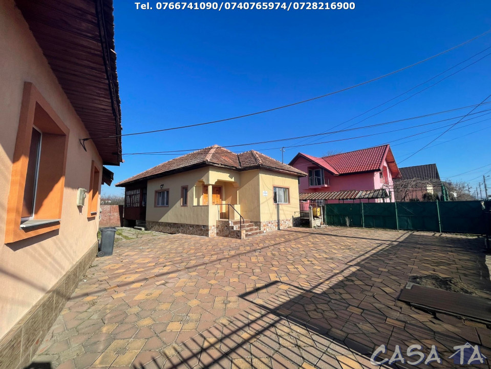 De Vanzare 2 Case La Cheie, Strada Petresti
