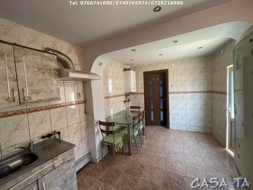 De Vanzare 2 Case La Cheie, Strada Petresti