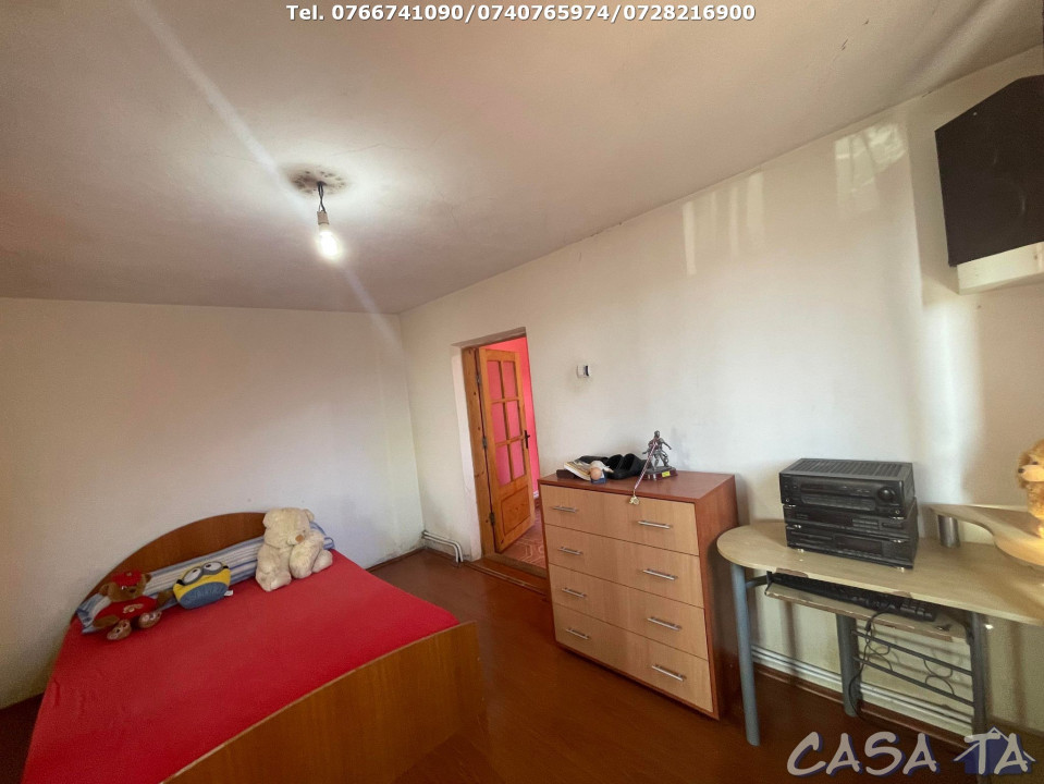 De Vanzare 2 Case La Cheie, Strada Petresti