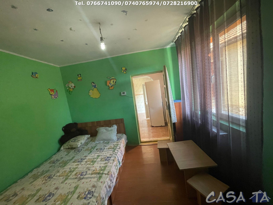 De Vanzare 2 Case La Cheie, Strada Petresti